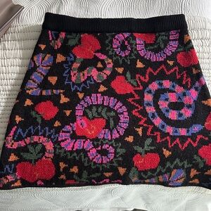 FARM RIO JACQUARD SNAKE FRUIT MINI SKIRT BLACK SWEATER Large